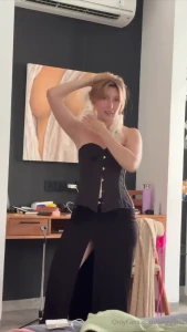 How do you like my outfit personally i think it s giving total lady