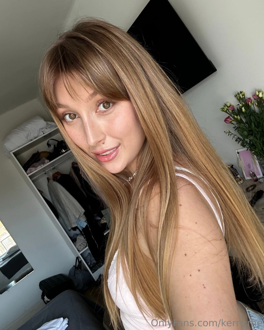 Tomorrow morning i ll be waiting for you in my pjs with a playful mood 