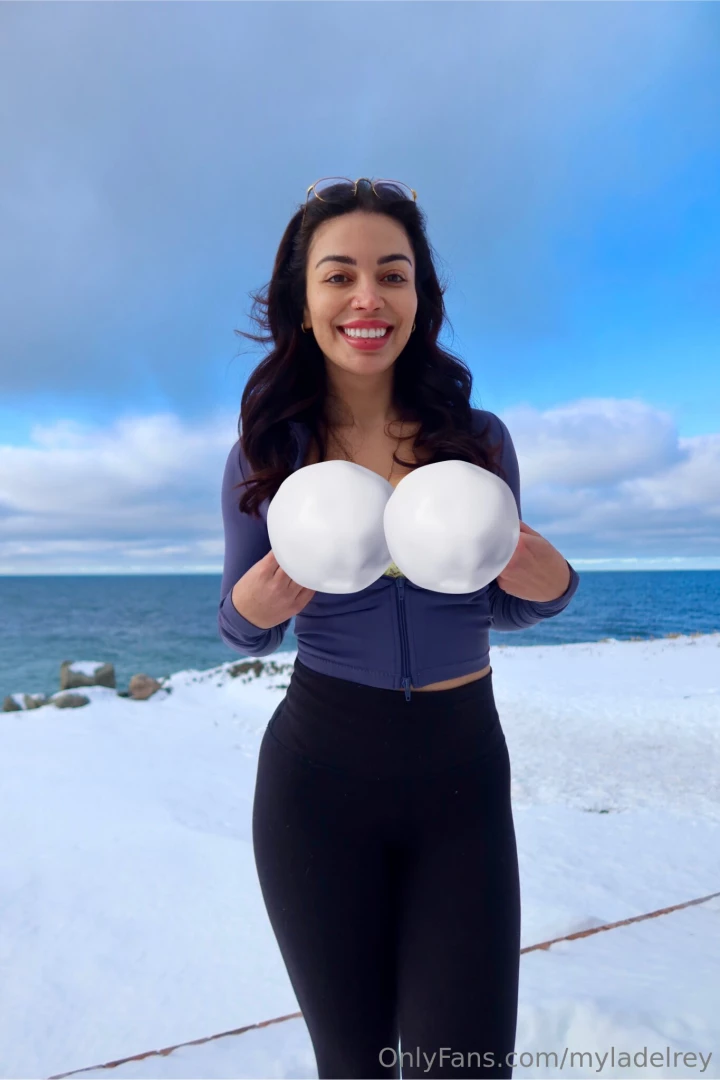 My canadian winter tan includes boobs 