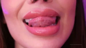 These lips are made for complete the sentence
