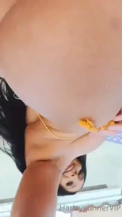 You like it when i shake my ass for you 