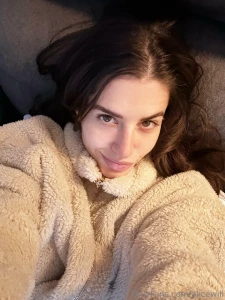 Help me to go out of bed to start the week or come over me