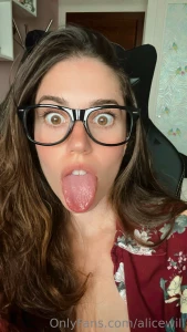 Oops i squirted in my panties wann see