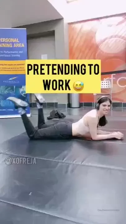 Here s a little slice of life video who wanna be my workout cooking 