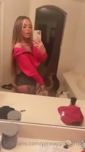 Who is gonna spoil me in every way possible where is my big cock big