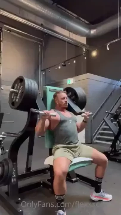 Follow my vip https onlyfans com flexxxcouple_vip 