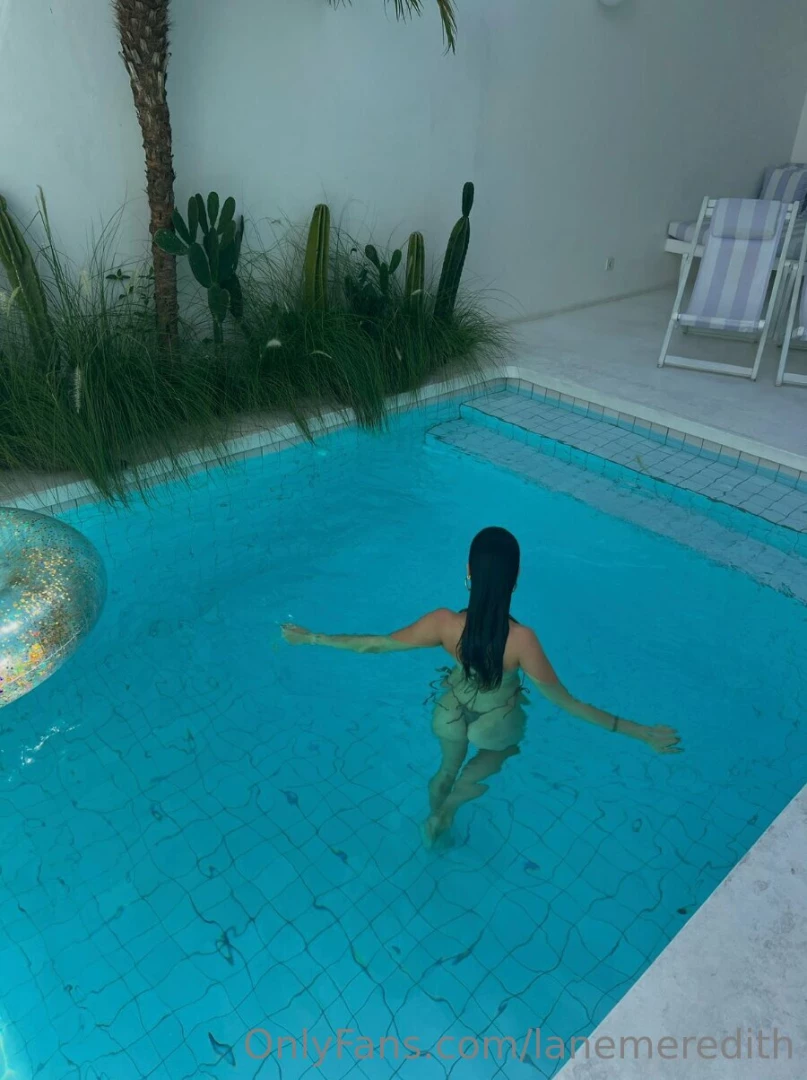 Id love a good skinny dip right now 