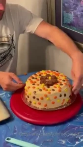 Cutting the cake with fishing line let s see if it works