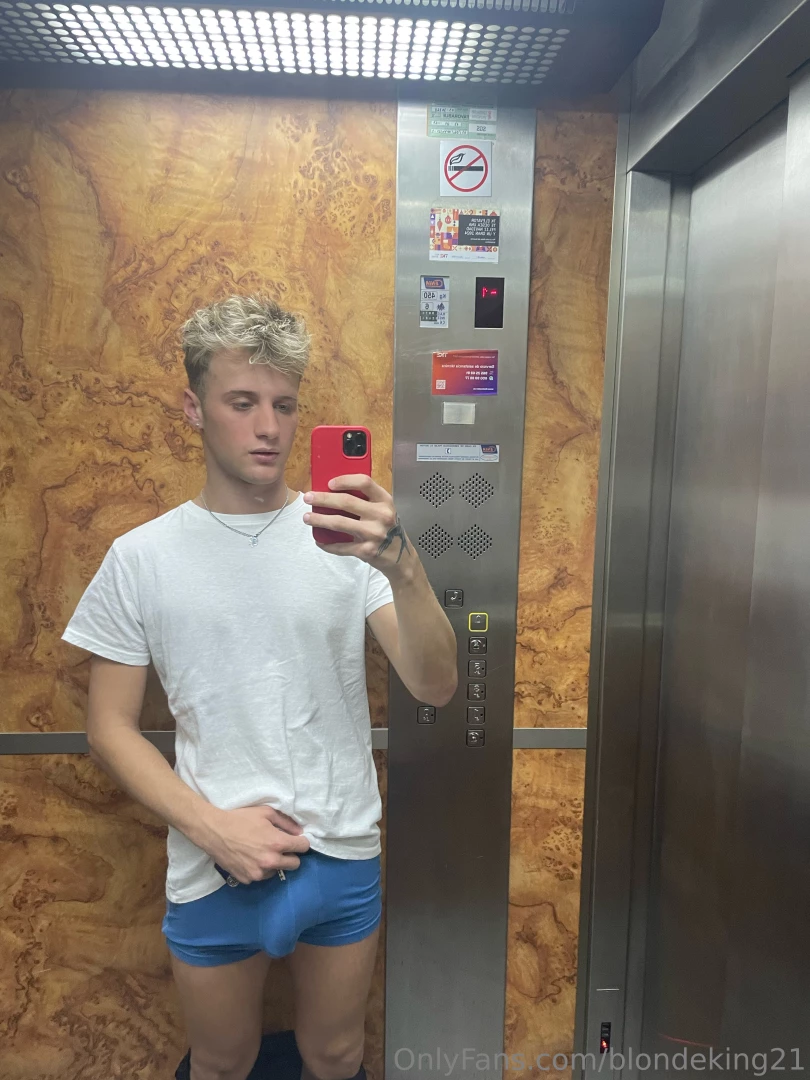 I ve never seen such a huge bulge in a man s pants wait a minute yes i 