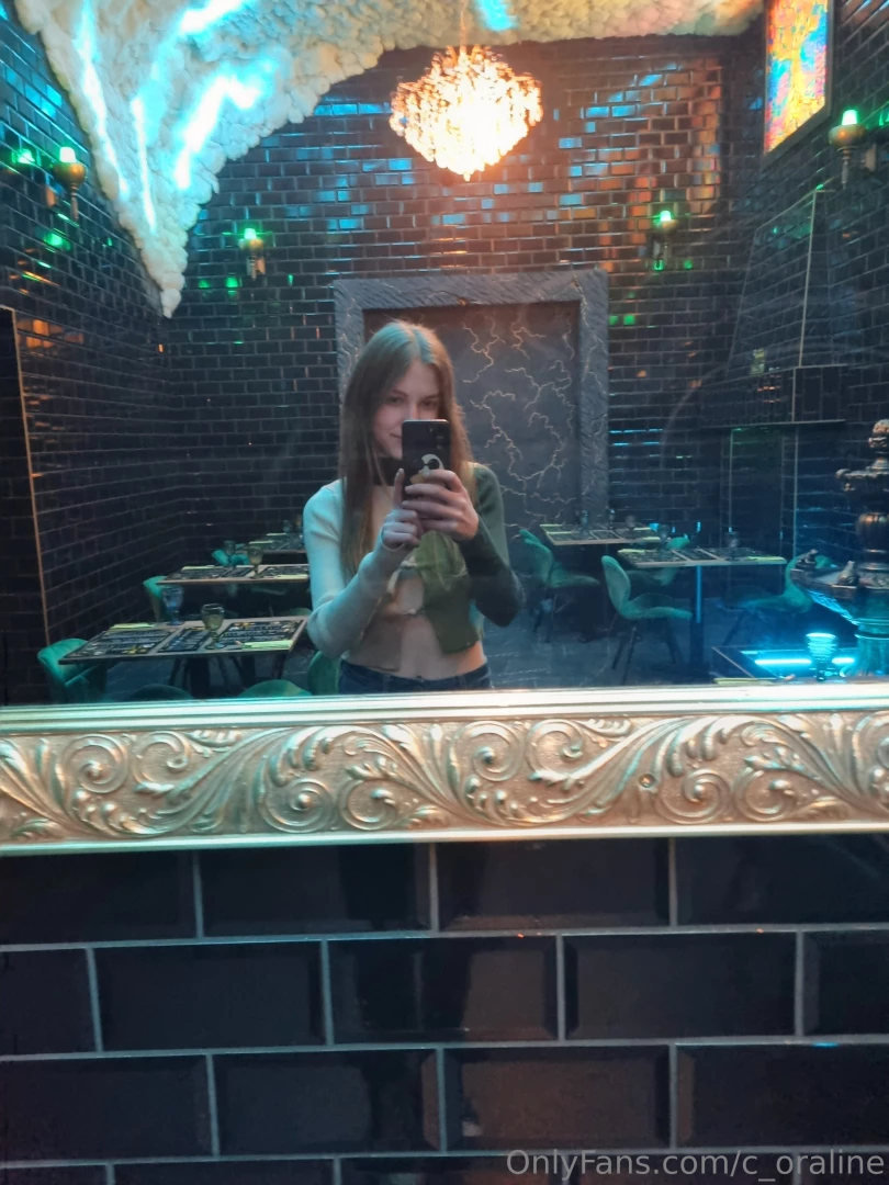 Photos taken in the mirror have become an integral part of modern part 1 