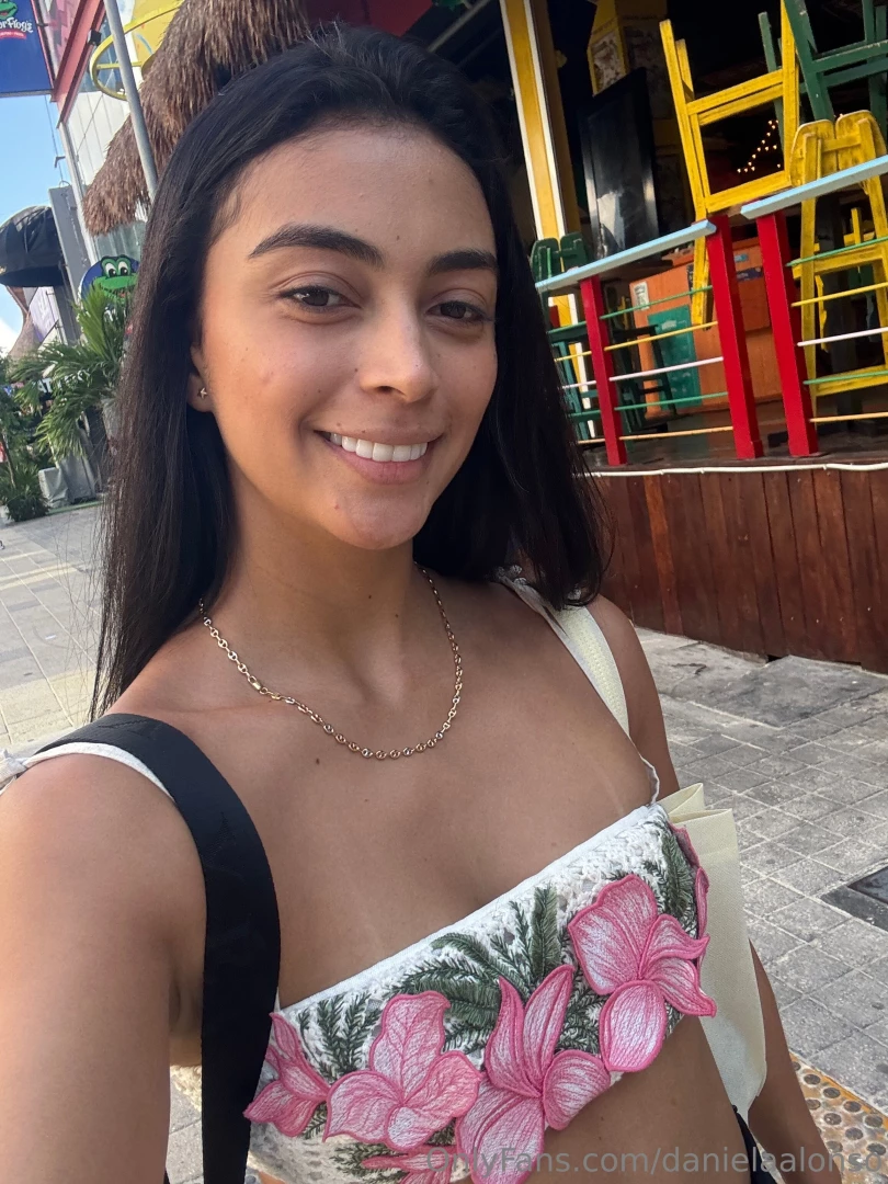 Serving looks and then some part 1 