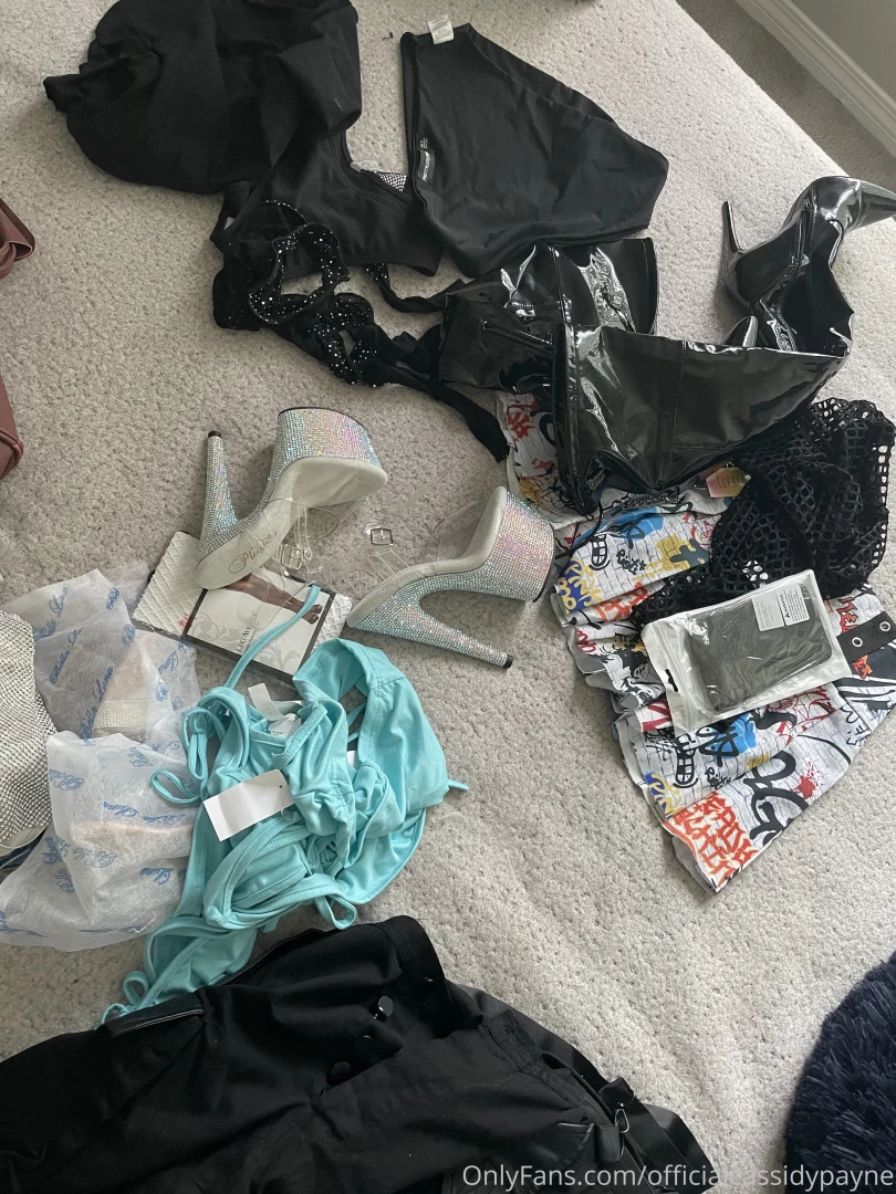 Hmm what should my next outfit be 