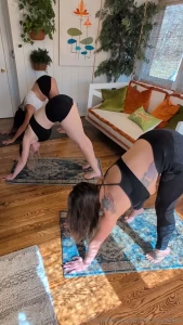 New yoga video with my friends mallorykxoxo msmallorymoorefree coming