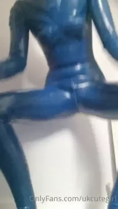 Just my shiny butt hahaha 