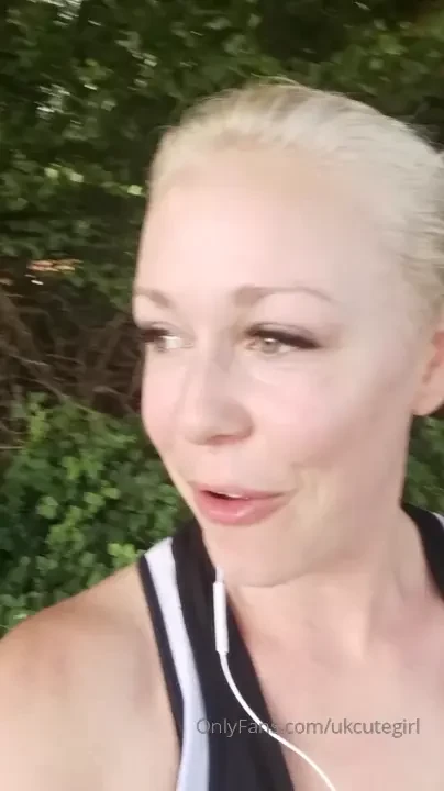 Flashing on my morning run makes me v horny nettles do not ouch 