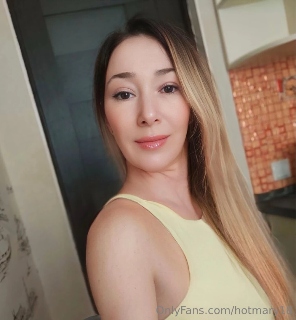 This sexy milf knows exactly how to make you ecstasy margo_mommy part 169 