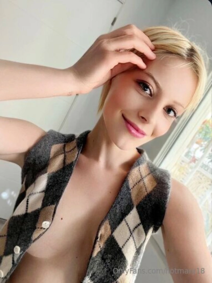 This hot thing jinnybabe is waiting for you her pussy is very wet part 107 