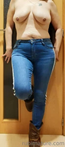 Take off my pants and play with me until you cum