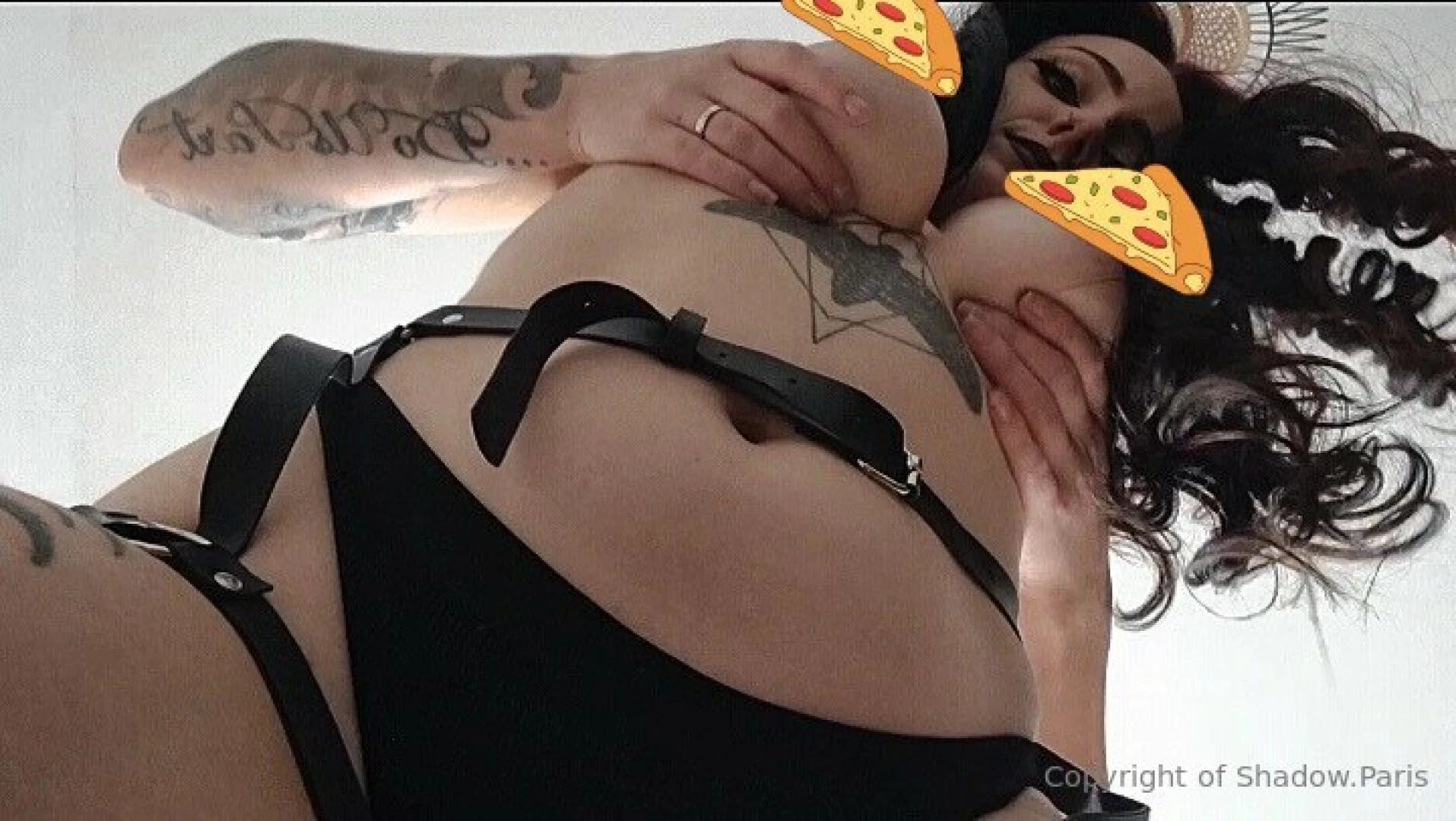 Gift on sha dow for those who subscribe this week end you ll receive a 