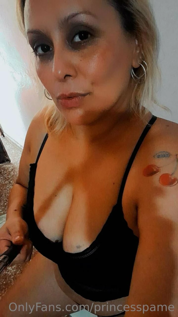 I am in the middle of a photo session to launch myself as a porn 