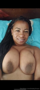 Hot mom colombian brunette v1d30 c4lls sexting cock rate xxx photos