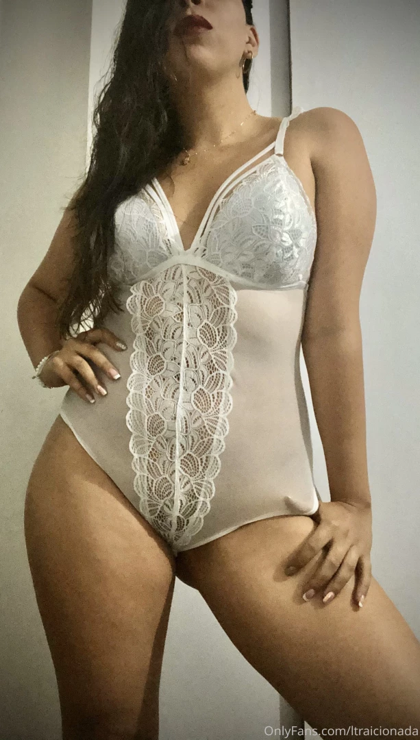 Kiss my pussy with a tip and i ll dm you a preview uncensored 