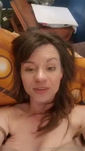 Hi everyone i have a poll watch the video and pick an option this of