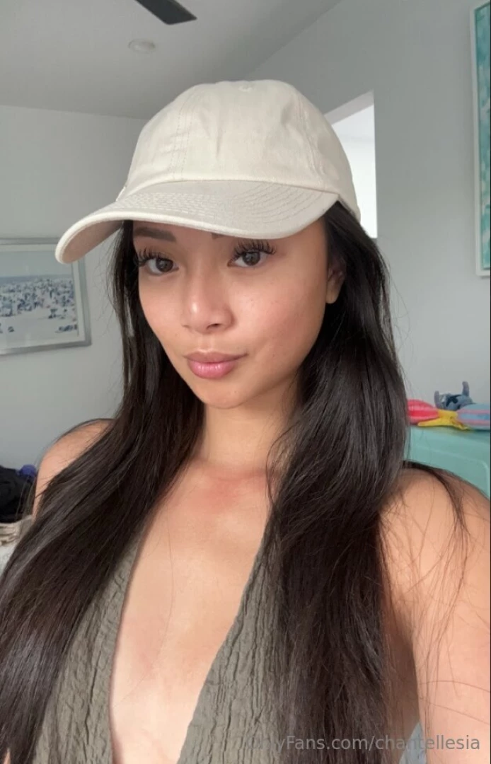 Long travel day ------- hk ------ gt gt gt ph whos down to keep me 