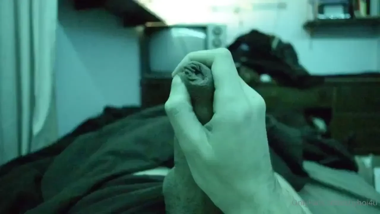 Happy thursday so i think i got too horny before filming this my hands 