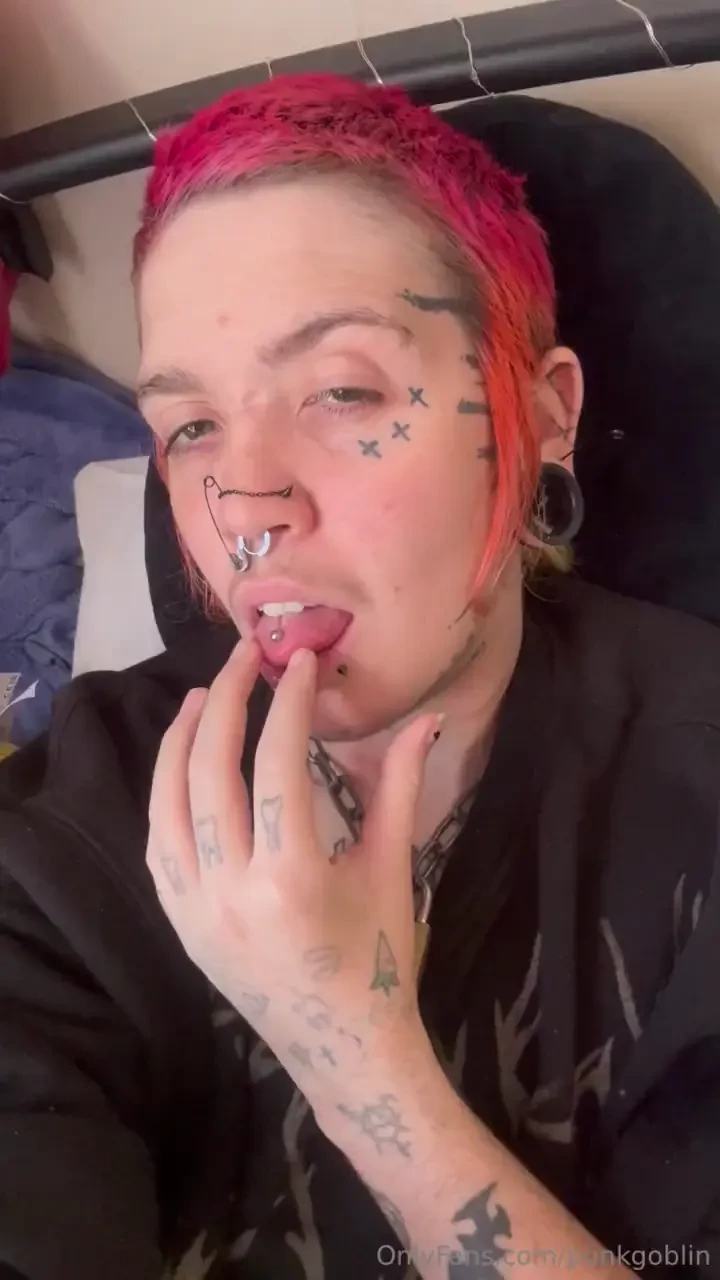 Would you let me send you videos like this teasing you in public 