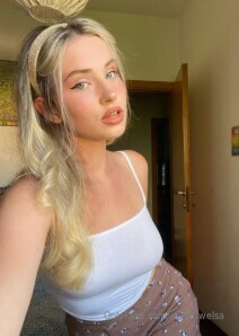 Hot blonde carol_elena just turned 18 she is craving deep penetration part 49 