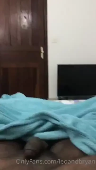 Leo cumming upon waking up 