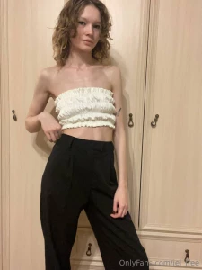 Which color suits me better just white or white with black p s i part 1