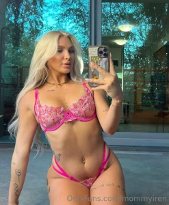 Blonde babe pussy-slayer rendoll loves to tease her pussy on camera part 19