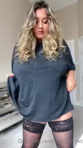 I just can t help but take my clothes off