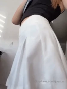 I know how to use my body language to communicate my desires to a man