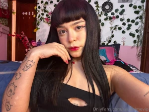 How do you prefer my hair black or red part 1