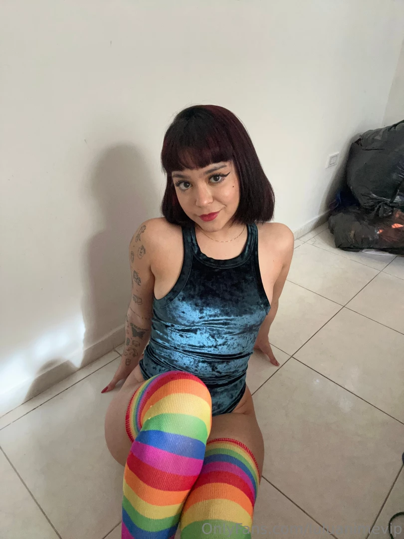 Just come here and get caught between my thighs and stockings part 3 