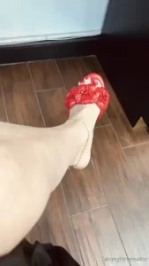 Took this short video today for all the feet people out there