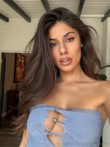 Hello babes i am online right now lets chat one on one text me