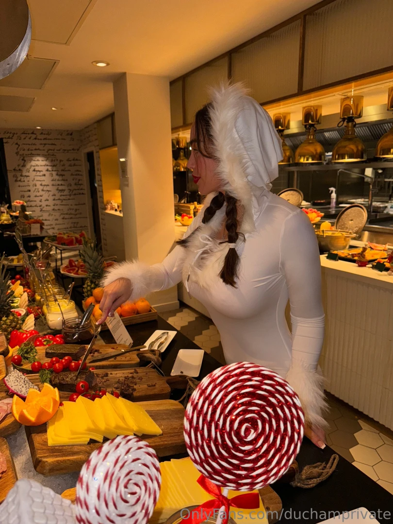 Are you hungry cuz i have something for you 