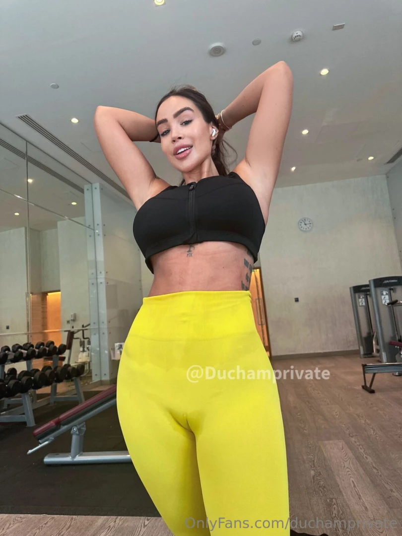 Morning gym lets take a shower together come on send me a dm 