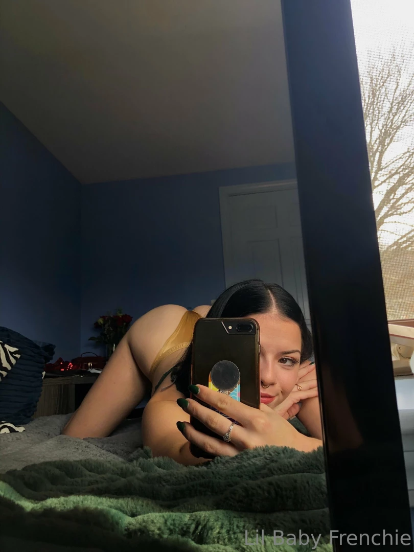 I really need a hard cock to sit on right about now come entertain me 