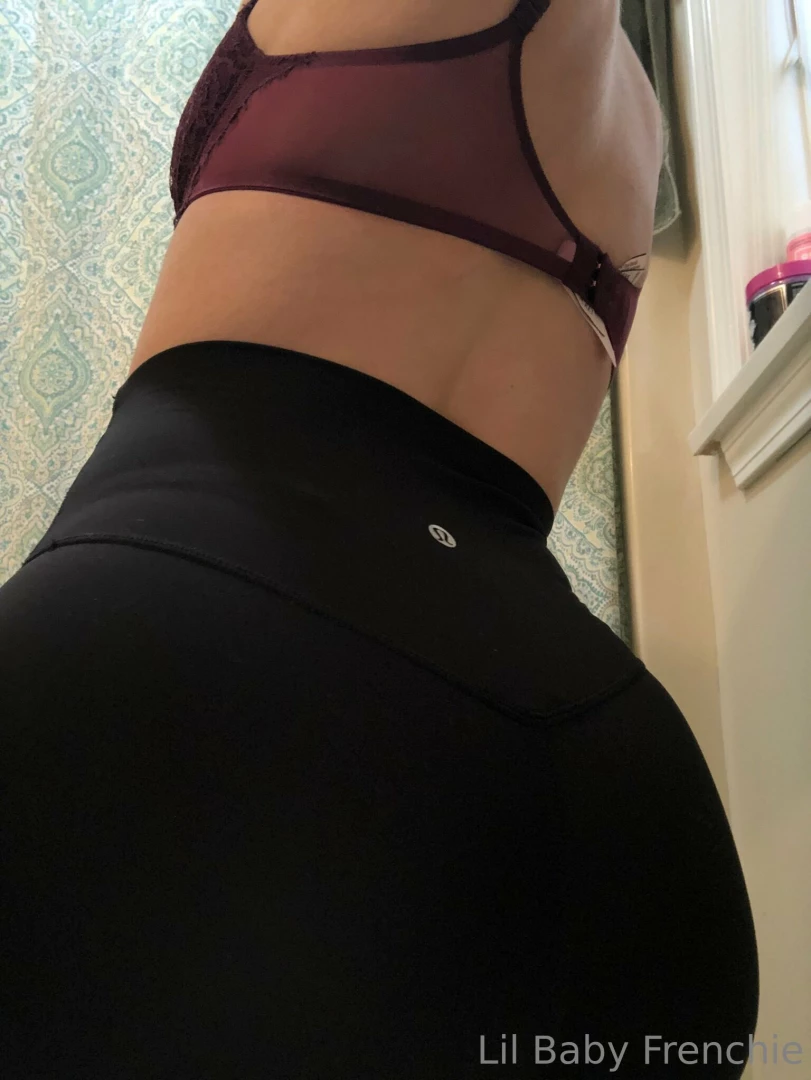 Just bought myself a pair of lululemon leggings couldn t be happier 