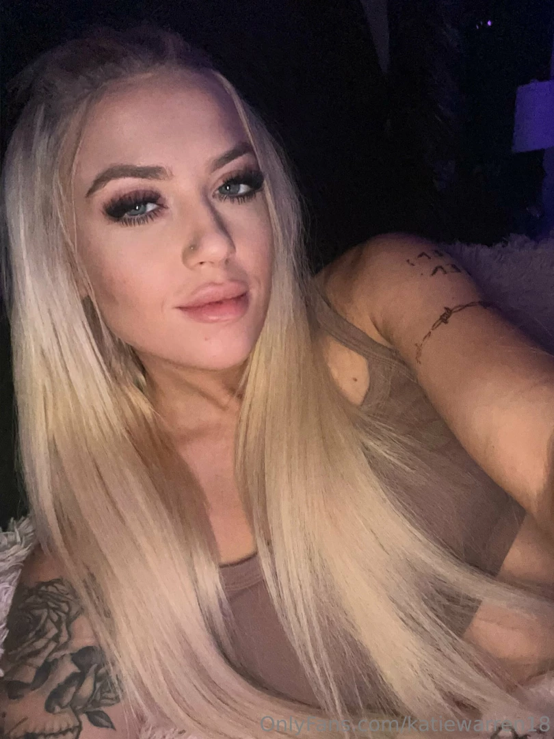 Sucking that raw cock is my fav thing to do putting my juicy lips all 