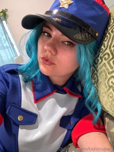 Put your hands up some of you didn t dm me message here if you haven t