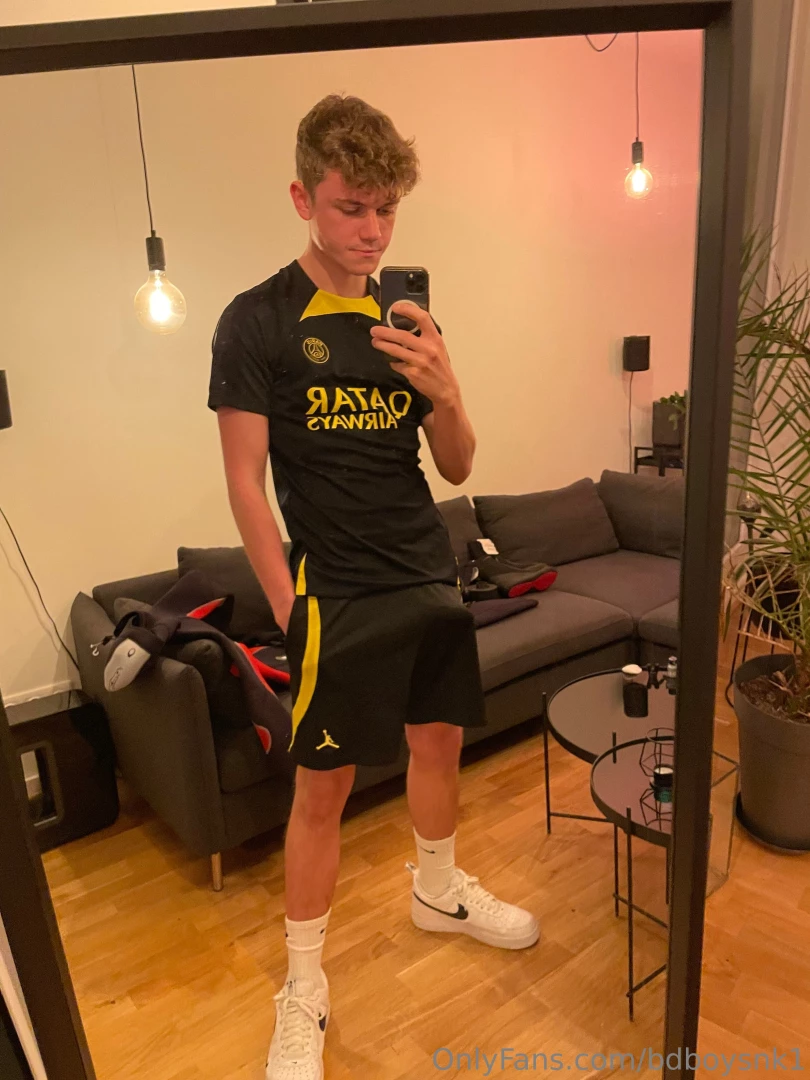 I really enjoy to wear my soccer kit nike socks and to sniff my smelly part 1 