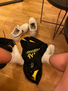 I really enjoy to wear my soccer kit nike socks and to sniff my smelly