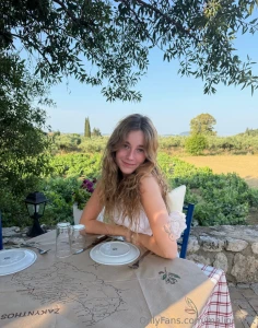 Online all day today so hangout with me