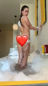 Who wants to take a bath together